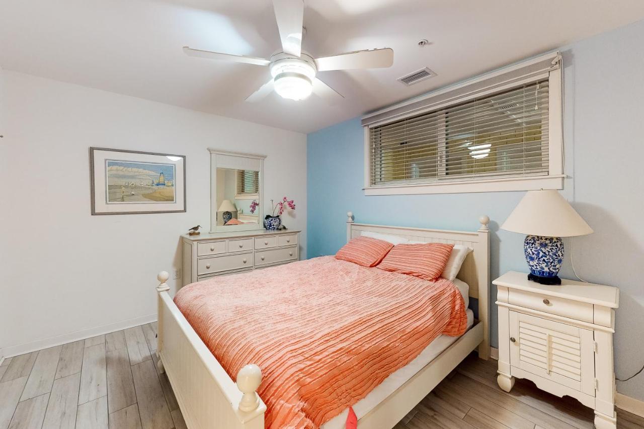 The Sanctuary - Dolphins And Daiquiris 110A Apartment เวอร์จิเนียบีช ภายนอก รูปภาพ